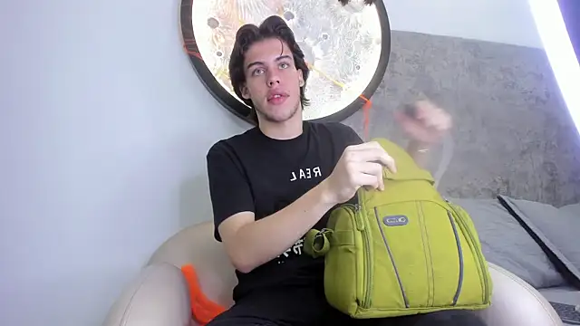 Snapshot of Lucian_grey chatting on October 2025 03:39:02 AM Lucian grey online show from October 2025 03:39:02 AM