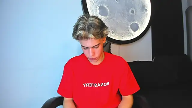 Snapshot of Lucian_grey chatting on November 2025 05:06:01 AM Lucian grey online show from November 2025 05:06:01 AM