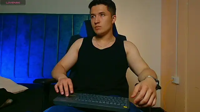 Snapshot of EthanConnor_ chatting on October 2025 11:51:02 AM EthanConnor online show from October 2025 11:51:02 AM