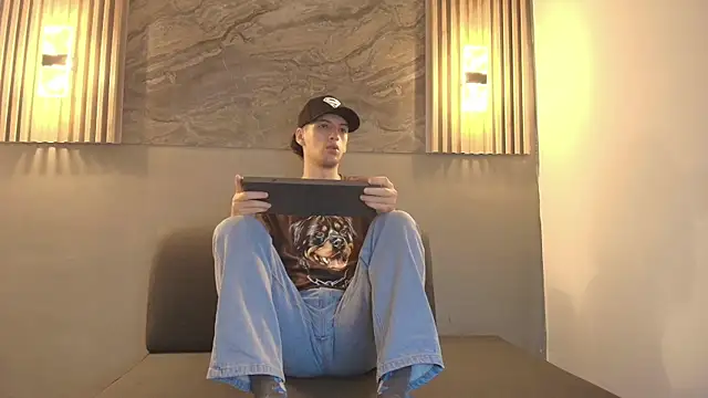 Snapshot of ISRAEL_GRAY chatting on October 2025 12:25:02 PM ISRAEL GRAY online show from October 2025 12:25:02 PM