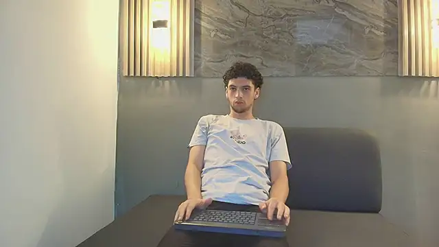 Snapshot of ISRAEL_GRAY chatting on October 2025 07:15:01 PM ISRAEL GRAY online show from October 2025 07:15:01 PM