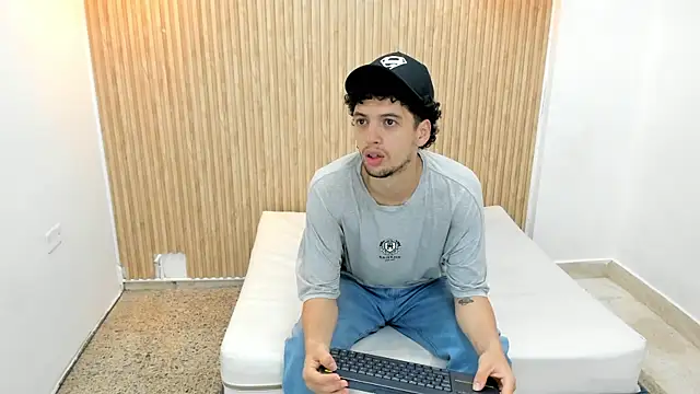 Snapshot of ISRAEL_GRAY chatting on October 2025 07:16:02 PM ISRAEL GRAY online show from October 2025 07:16:02 PM