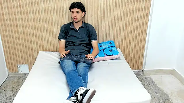 Snapshot of ISRAEL_GRAY chatting on October 2025 07:25:02 PM ISRAEL GRAY online show from October 2025 07:25:02 PM