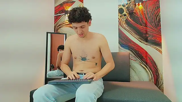 Snapshot of ISRAEL_GRAY chatting on October 2025 07:43:01 PM ISRAEL GRAY online show from October 2025 07:43:01 PM