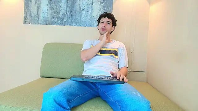 Snapshot of ISRAEL_GRAY chatting on November 2025 12:38:01 PM ISRAEL GRAY online show from November 2025 12:38:01 PM