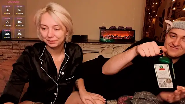 Snapshot of Sex_Vibe_couple chatting on November 2025 10:23:02 PM Sex Vibe couple online show from November 2025 10:23:02 PM