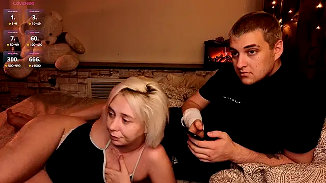 Snapshot of Sex_Vibe_couple chatting on November 2025 05:02:02 PM Sex Vibe couple online show from November 2025 05:02:02 PM