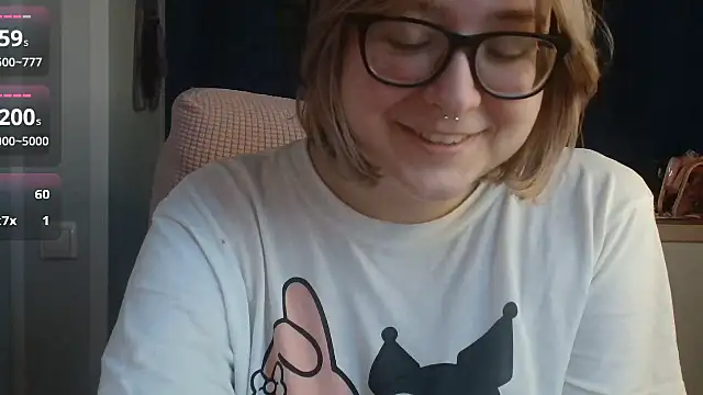 Snapshot of LolaWEI chatting on October 2025 07:20:02 AM LolaWEI online show from October 2025 07:20:02 AM