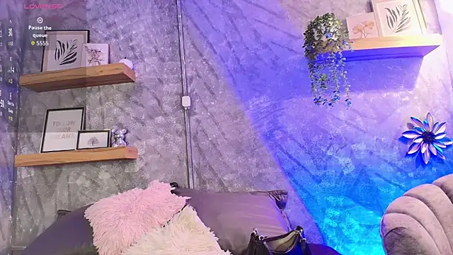 Nikolbrice online show from February 2026 07:12:01 PM