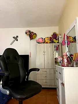 Snapshot of Miichii chatting on October 2025 11:27:02 PM Miichii online show from October 2025 11:27:02 PM