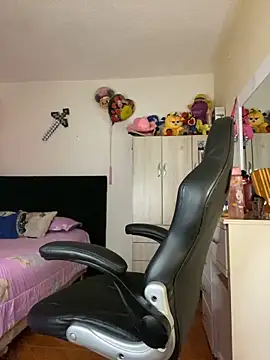 Snapshot of Miichii chatting on October 2025 11:05:01 PM Miichii online show from October 2025 11:05:01 PM