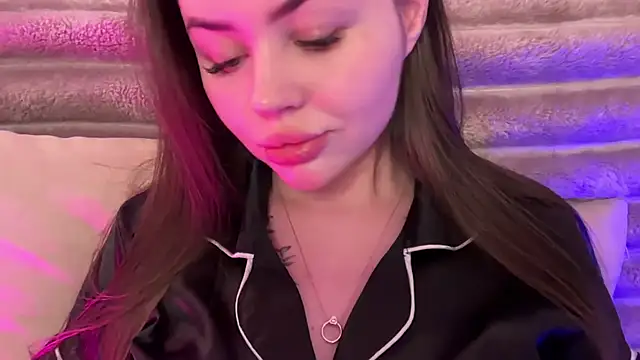 AlmaryKim online show from May 2026 07:00:02 PM