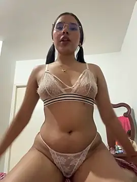 Snapshot of Brianna_bunny05 chatting on November 2025 03:31:01 AM Brianna bunny05 online show from November 2025 03:31:01 AM