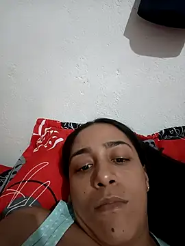 LucyAndBella online show from December 2025 11:01:02 PM