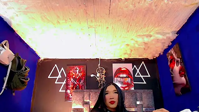 Snapshot of Fersexy_Dolls chatting on October 2025 04:10:01 AM Fersexy Dolls online show from October 2025 04:10:01 AM