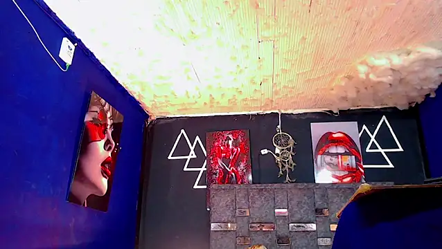 Snapshot of Fersexy_Dolls chatting on October 2025 05:17:02 AM Fersexy Dolls online show from October 2025 05:17:02 AM