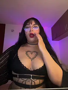 Snapshot of Hinatamoon_ chatting on November 2025 06:00:02 AM Hinatamoon online show from November 2025 06:00:02 AM