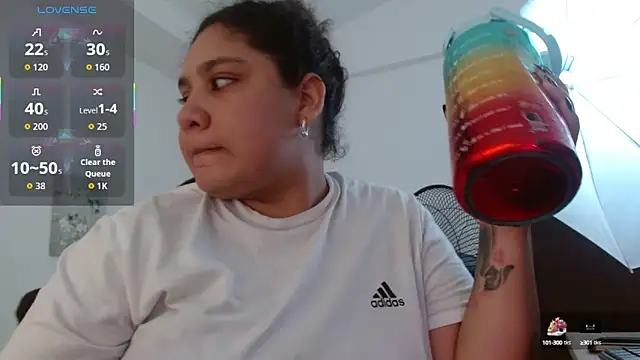 Snapshot of roxx_iie chatting on October 2025 09:15:01 PM roxx iie online show from October 2025 09:15:01 PM