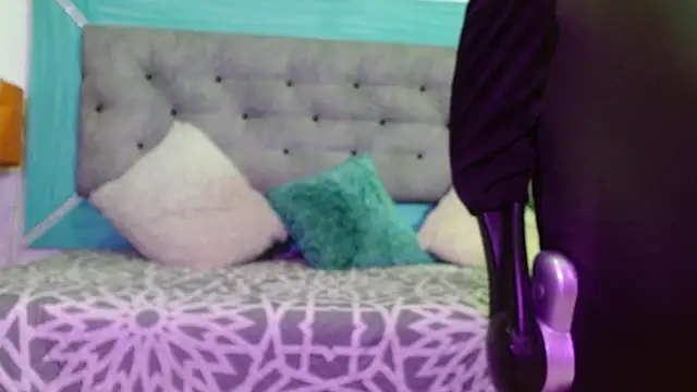 Snapshot of roxx_iie chatting on November 2025 11:24:01 PM roxx iie online show from November 2025 11:24:01 PM