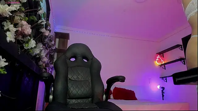 Snapshot of Kora_Red69 chatting on November 2025 01:54:02 PM Kora Red69 online show from November 2025 01:54:02 PM