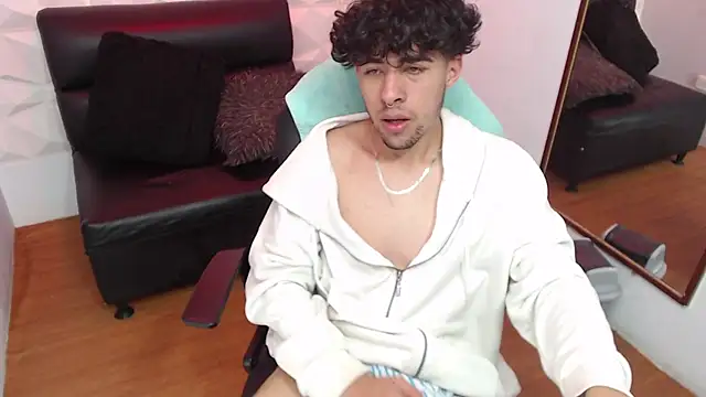 Snapshot of Liil_boy chatting on November 2025 03:50:02 AM Liil boy online show from November 2025 03:50:02 AM