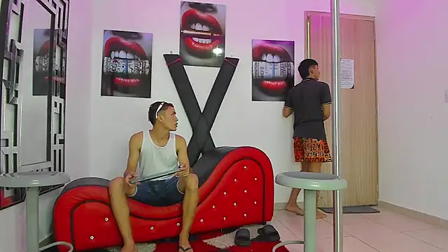 VERY HOT GUYS online show from October 2025 01:38:01 AM