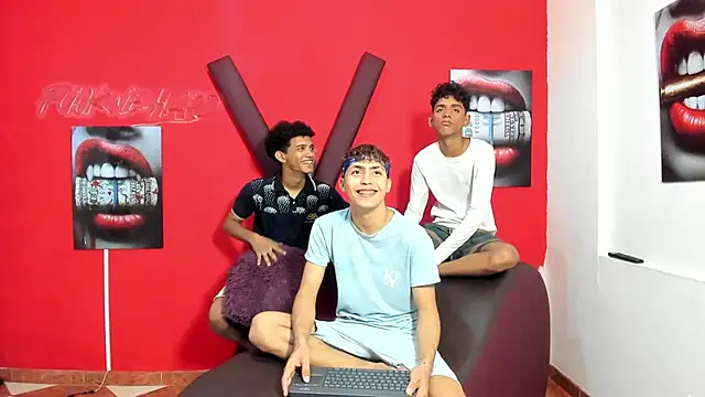 VERY HOT GUYS online show from April 2026 07:15:01 PM