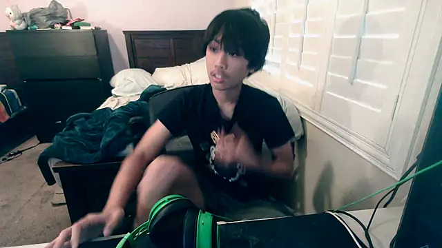 Snapshot of youngasianboy2007 chatting on October 2025 12:43:01 AM youngasianboy2007 online show from October 2025 12:43:01 AM