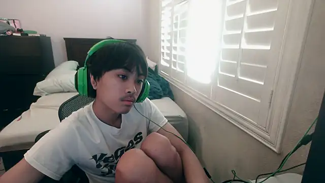 Snapshot of youngasianboy2007 chatting on October 2025 09:26:02 PM youngasianboy2007 online show from October 2025 09:26:02 PM