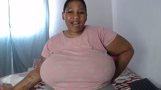 Snapshot of PIXIEBITCHXXX26 chatting on October 2025 11:39:02 AM PIXIEBITCHXXX26 online show from October 2025 11:39:02 AM