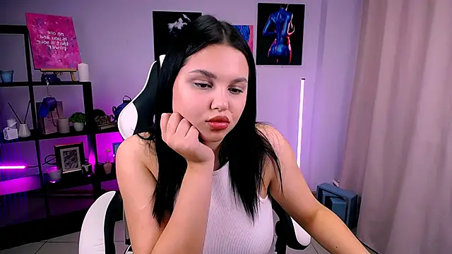 Snapshot of KittyKrissy_ chatting on October 2025 09:32:01 AM KittyKrissy online show from October 2025 09:32:01 AM