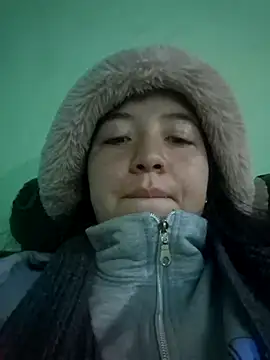 Snapshot of annyaparis chatting on October 2025 03:49:01 AM annyaparis online show from October 2025 03:49:01 AM