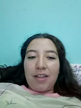 Snapshot of annyaparis chatting on October 2025 02:22:02 AM annyaparis online show from October 2025 02:22:02 AM