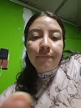 Snapshot of annyaparis chatting on October 2025 01:24:01 AM annyaparis online show from October 2025 01:24:01 AM