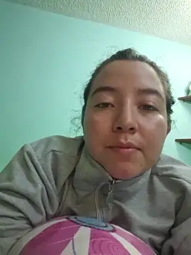 Snapshot of annyaparis chatting on November 2025 01:48:02 AM annyaparis online show from November 2025 01:48:02 AM