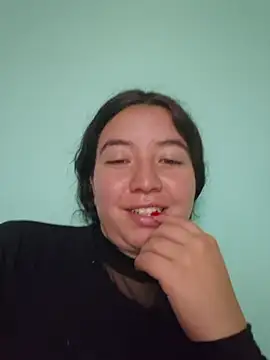 Snapshot of annyaparis chatting on November 2025 10:21:02 PM annyaparis online show from November 2025 10:21:02 PM