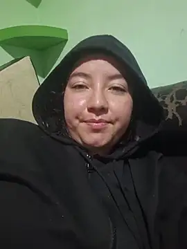 Snapshot of annyaparis chatting on November 2025 12:10:02 AM annyaparis online show from November 2025 12:10:02 AM