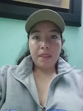 Snapshot of annyaparis chatting on November 2025 01:06:01 AM annyaparis online show from November 2025 01:06:01 AM