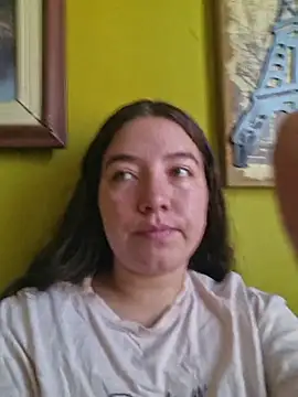 Snapshot of annyaparis chatting on November 2025 08:30:01 PM annyaparis online show from November 2025 08:30:01 PM