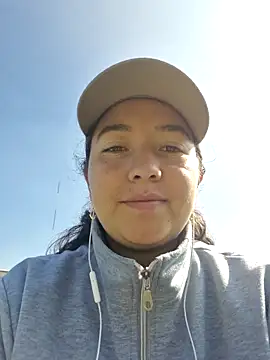 Snapshot of annyaparis chatting on December 2025 02:12:02 PM annyaparis online show from December 2025 02:12:02 PM