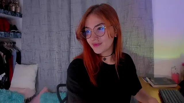 Snapshot of AmaruBloom chatting on October 2025 05:21:02 AM AmaruBloom online show from October 2025 05:21:02 AM