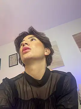 Snapshot of VioFemme chatting on November 2025 02:39:01 PM VioFemme online show from November 2025 02:39:01 PM