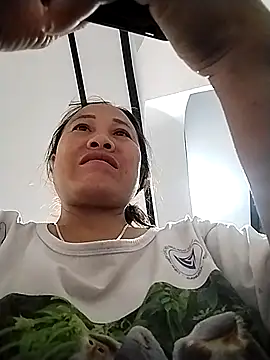 Snapshot of asakaka chatting on October 2025 01:39:01 PM asakaka online show from October 2025 01:39:01 PM