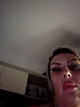 KirraWhite online show from October 2025 04:14:01 AM