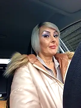 KirraWhite online show from November 2025 06:23:02 AM