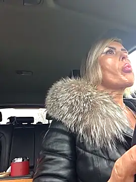 KirraWhite online show from March 2026 06:03:01 AM