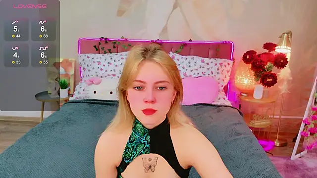 Snapshot of Stellahaart chatting on October 2025 05:43:02 AM Stellahaart online show from October 2025 05:43:02 AM