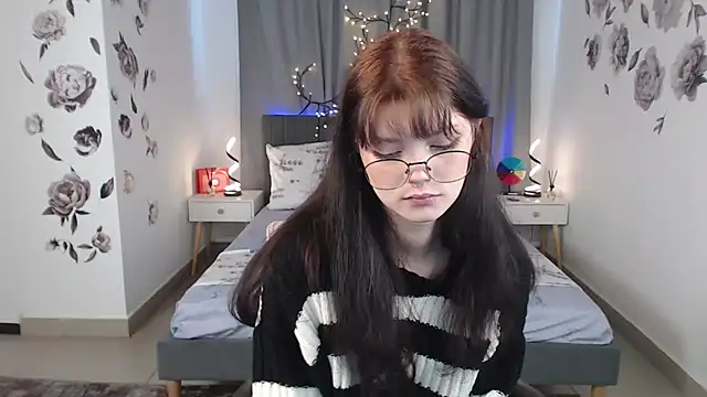 Snapshot of MileyRood chatting on October 2025 11:13:02 PM MileyRood online show from October 2025 11:13:02 PM