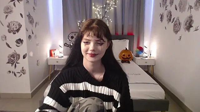 Snapshot of MileyRood chatting on October 2025 11:40:02 PM MileyRood online show from October 2025 11:40:02 PM