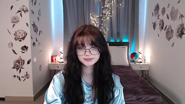 Snapshot of MileyRood chatting on November 2025 01:15:02 AM MileyRood online show from November 2025 01:15:02 AM